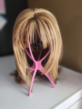 Blonde Layered Women’s Wig with Bangs - Natural Honey Blonde (Vivica A.Fox)